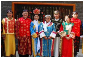 下列少数民族属于云南省境内独有的是（)。
