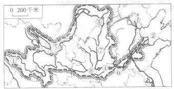 下图是“黄河水系略图”，读后完成下列各题（1)黄河是世界上含沙最大的河流，黄河中游是黄河下图是“黄河
