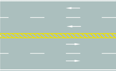 路中心的黄色斜线填充是何含义？ A. 单向行驶车道分界线B. 禁止跨越对向车行道分界线C. 双侧可跨