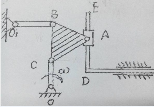 如图所示平面机构，杆O1B和杆OC的长度均为r，等边三角形板ABC的边长为2r，三个顶点分别与杆O1