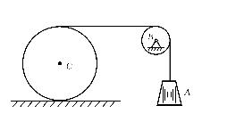 在图中，均质圆柱体半径为R，质量m=20kg，由绕在其上的水平绳子拉着作纯滚动，绳的另一端跨过滑轮系
