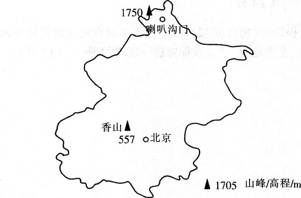 我国天然白桦林主要分布在东北地区。北京喇叭沟门有一片天然白桦林。下图示意喇叭沟门在北京的位置。据此完