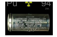 利用放射性核素制成原子能电池，如图所示，它具有体积小，能量高等特点，可用于()。