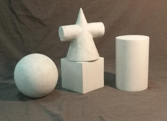 根据专业画室布置的三组几何形体,任选一组写生,完成一张素描写生作业