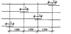 某钢筋混凝土次梁，下部纵向钢筋配置为4Φ20，fy＝360N／mm2，混凝土强度等级为C30，ft＝