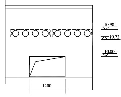 某三层端部墙窗洞处立面如下图所示，窗洞宽1.20m，外纵墙上搁置长向板，板底距离上皮0.72m，板上